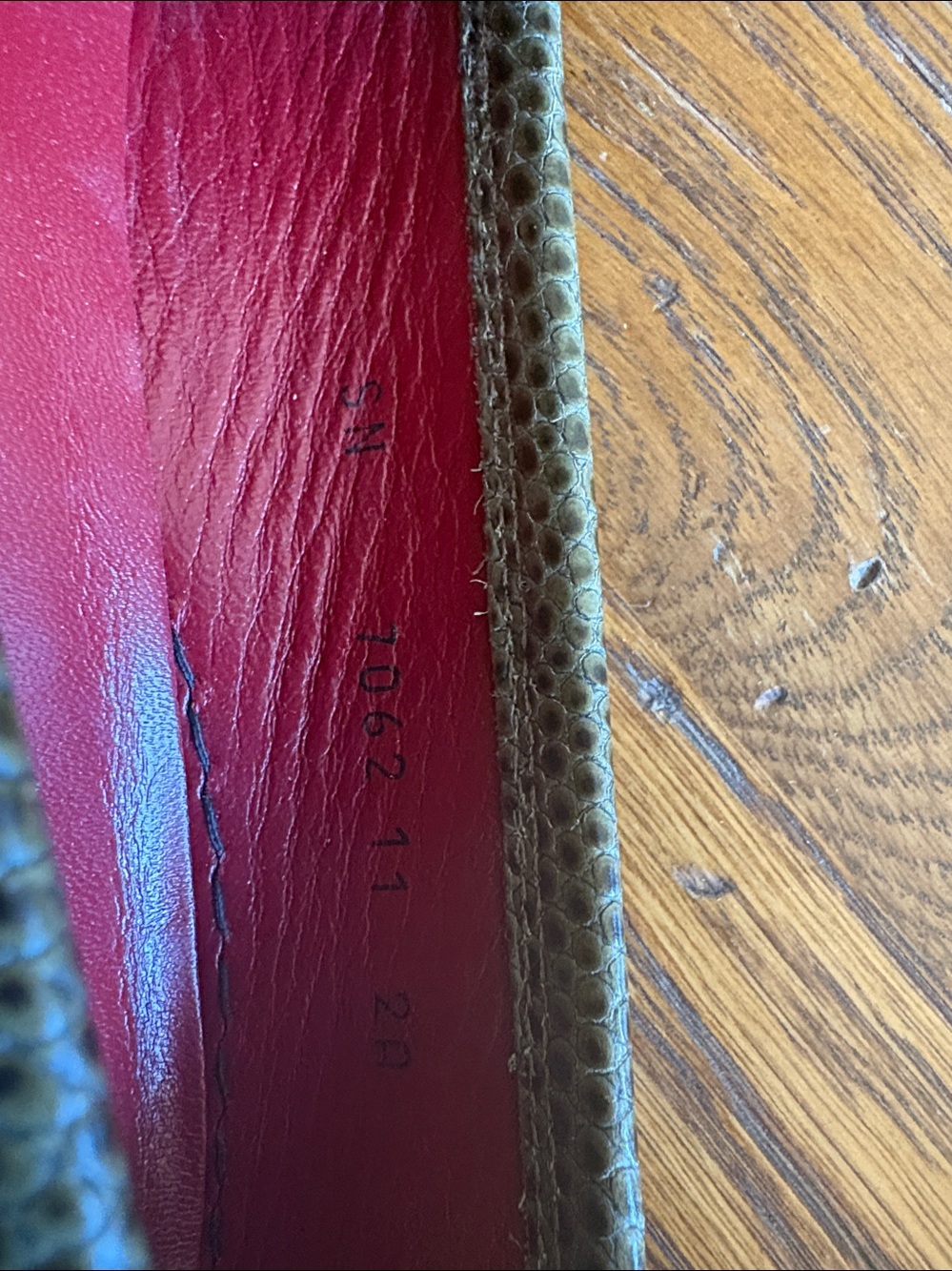 Ferragamo Women’s Olive Green Leather Loafers New without tags. - Picture 7 of 7
